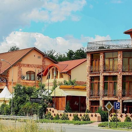 Hotel Kilikiya Oezjhorod Buitenkant foto