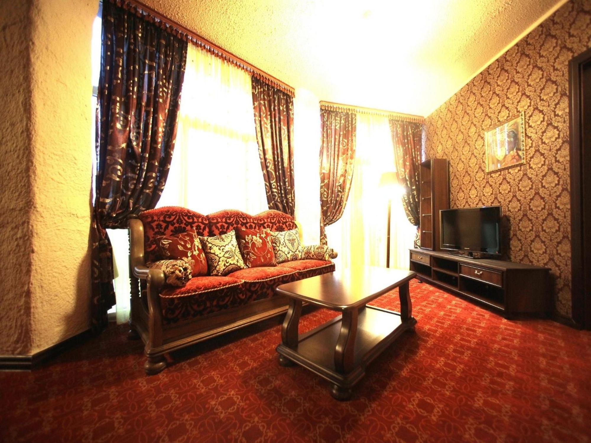 Hotel Kilikiya Oezjhorod Kamer foto