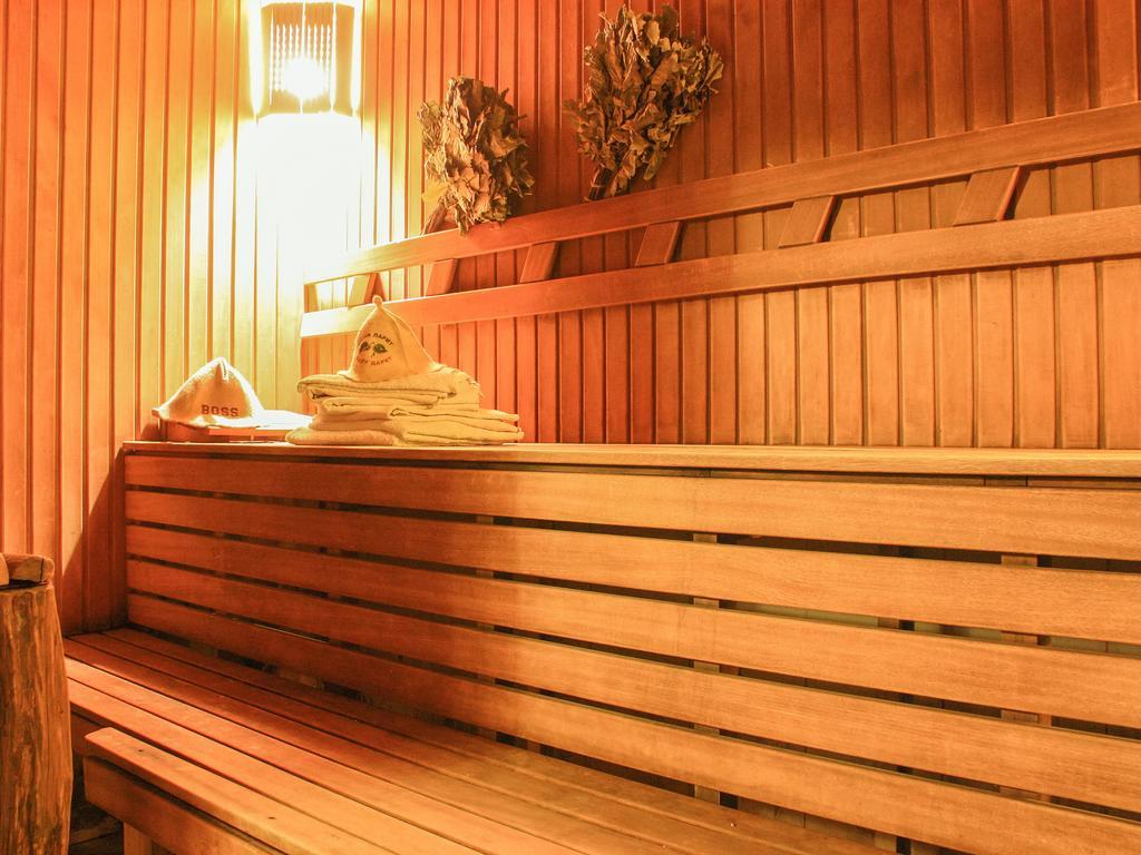 Hotel Kilikiya Oezjhorod Buitenkant foto