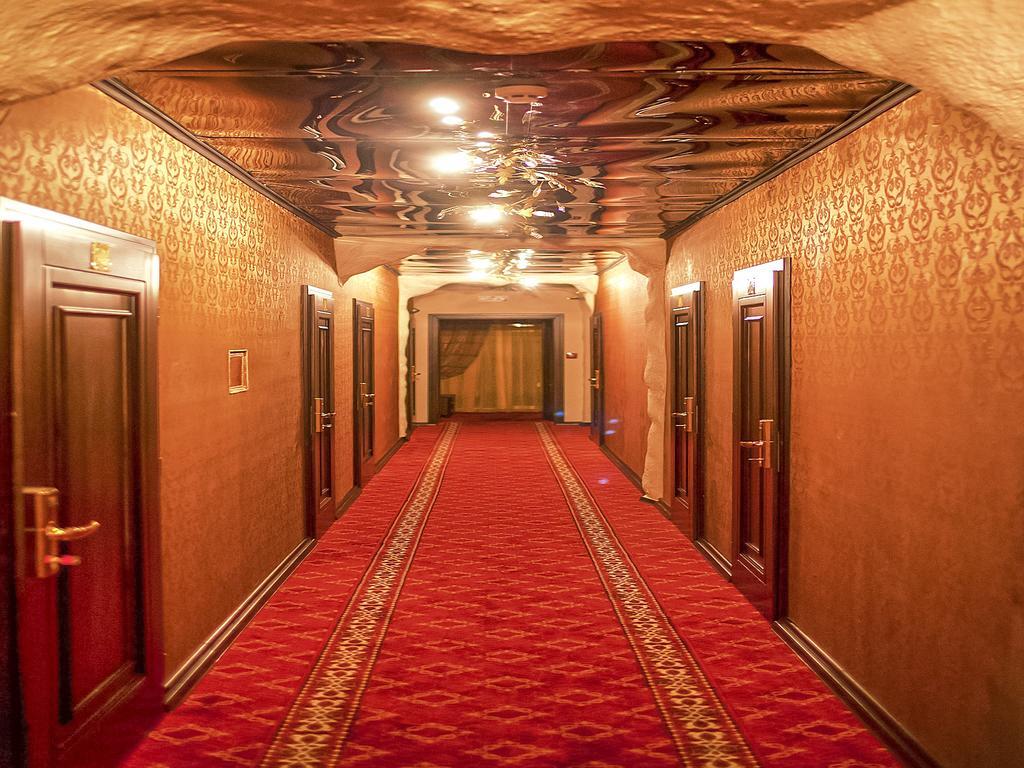 Hotel Kilikiya Oezjhorod Buitenkant foto
