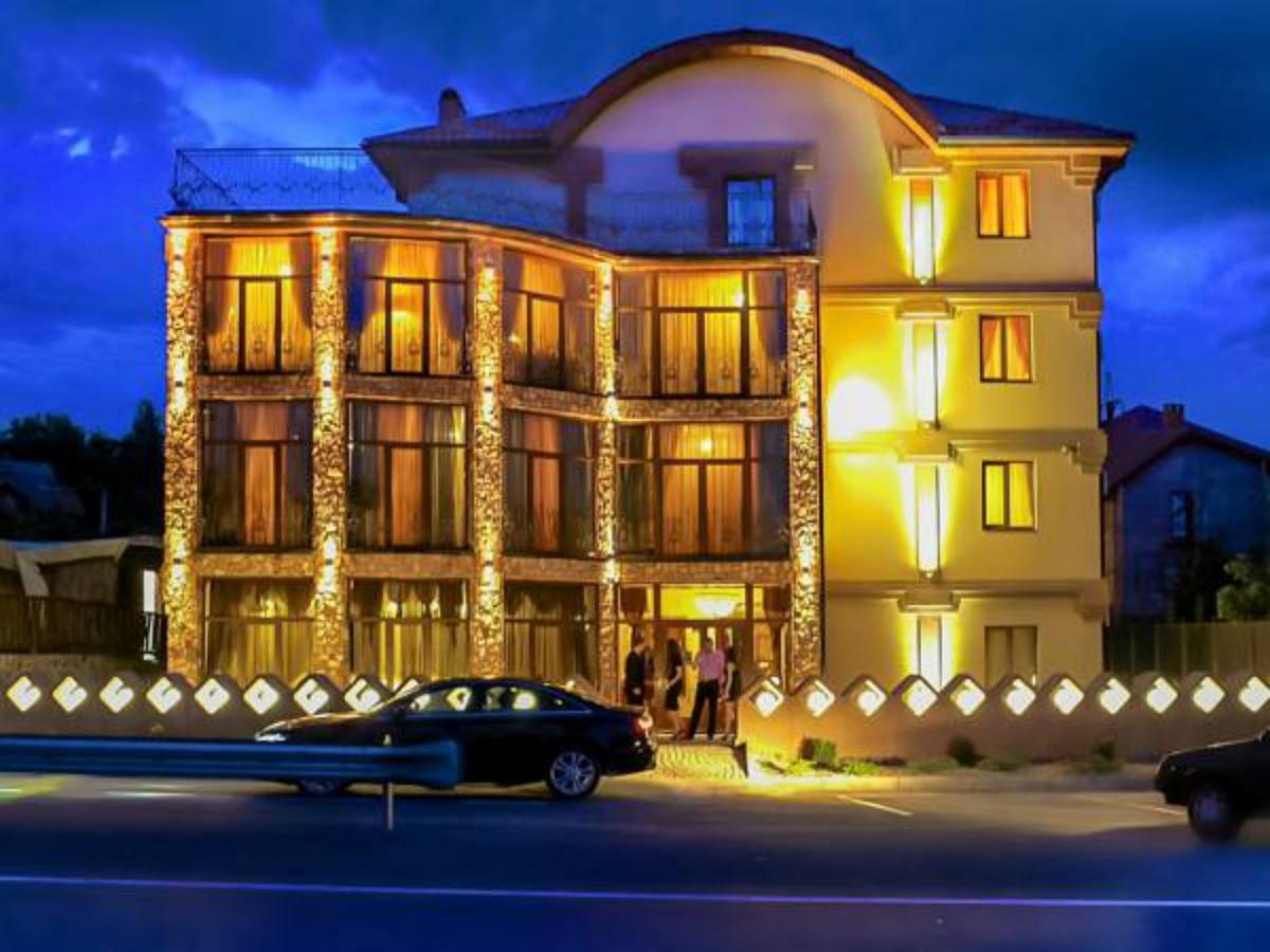 Hotel Kilikiya Oezjhorod Buitenkant foto