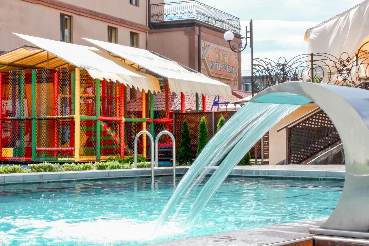 Hotel Kilikiya Oezjhorod Buitenkant foto